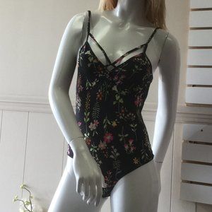 *NEW*Floral Summer Sexy Bodysuit expandable Fabric Size S